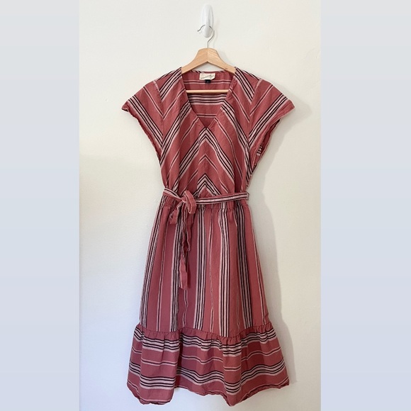 Universal Thread Dresses & Skirts - Universal Thread Striped Midi Dress - S